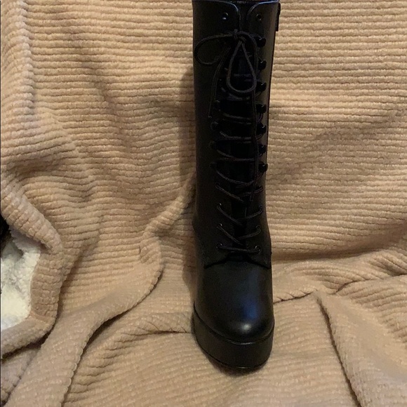 Platform black lace up boots with zipper - Picture 2 of 3